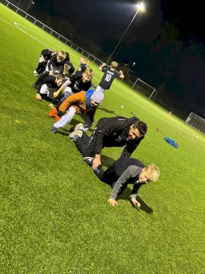 Da ist das Ding! E-Jugend feiert Staffelsieg!